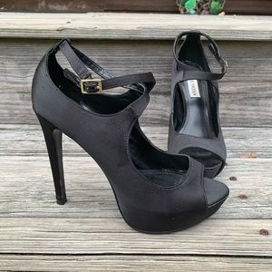 Steve Madden Hotness Heals - Size 8.5